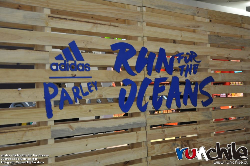 Adidas store costanera center
